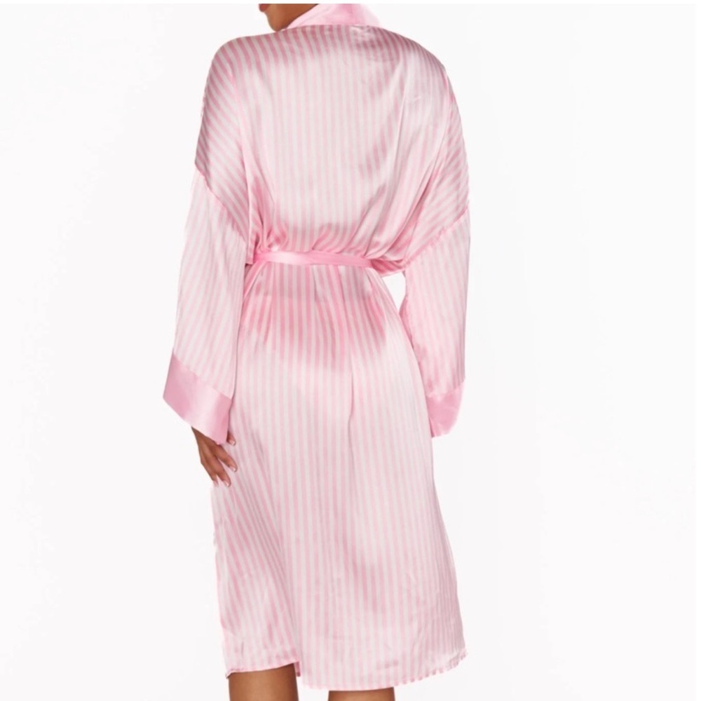 Show Me Your Mumu x Curateur "The Harlow" Robe - Picture 4 of 7